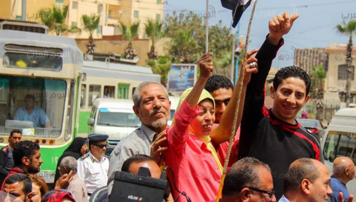 فتاة العربة
