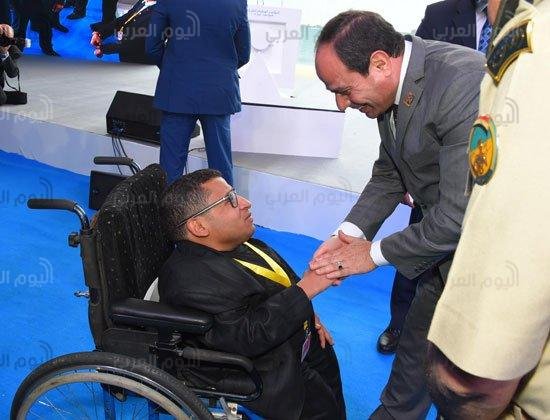 شاب قعيد